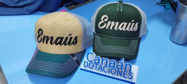 Gorras y bordados